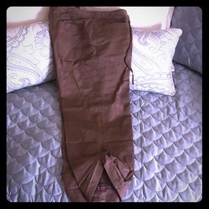 NWOT Tommy Bahama Capri pants, size 8